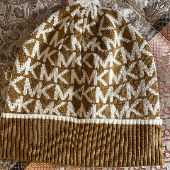 MK Tan/White Beanie - Picture 2 of 4